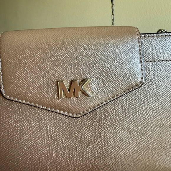 Michael Kors Rose Gold Purse - Picture 4 of 5